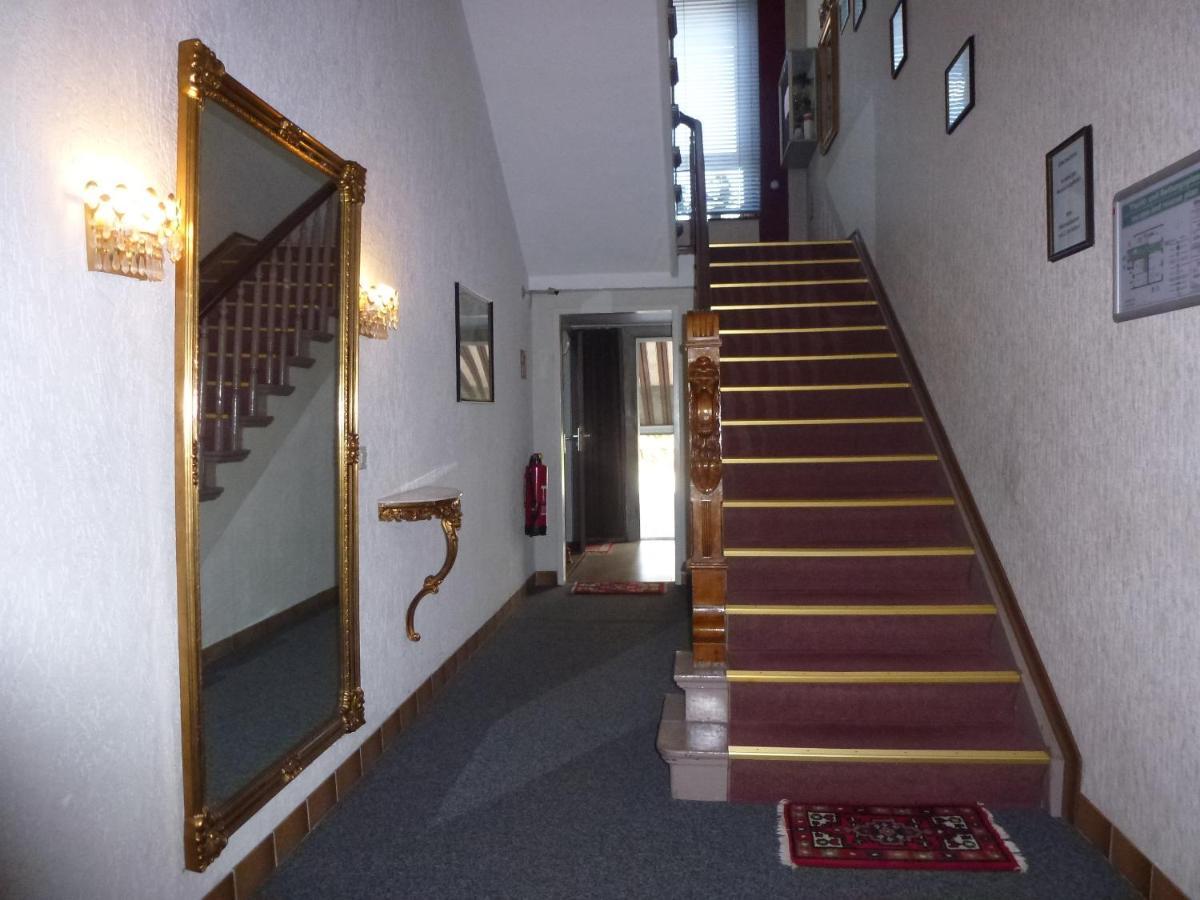 Hotel Adler Düsseldorf Buitenkant foto