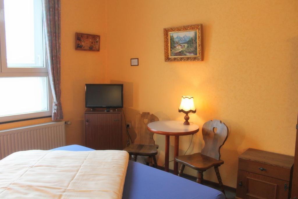Hotel Adler Düsseldorf Buitenkant foto