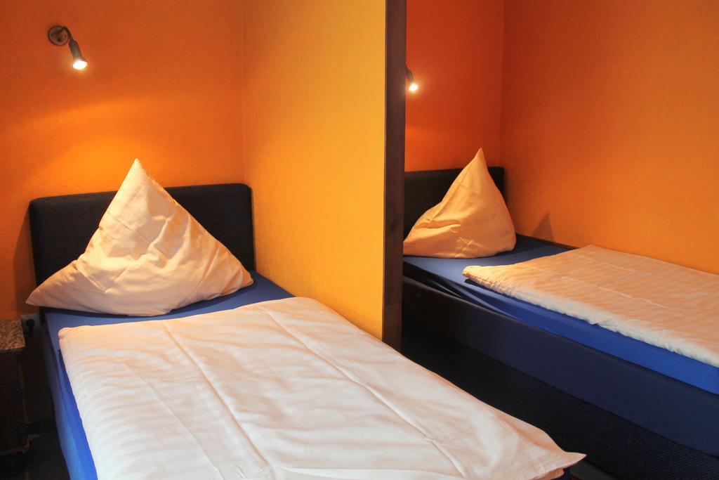 Hotel Adler Düsseldorf Buitenkant foto