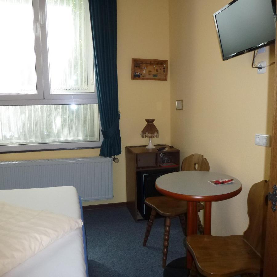 Hotel Adler Düsseldorf Buitenkant foto